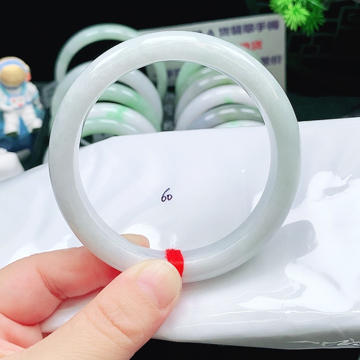 翡翠未镶嵌手镯520