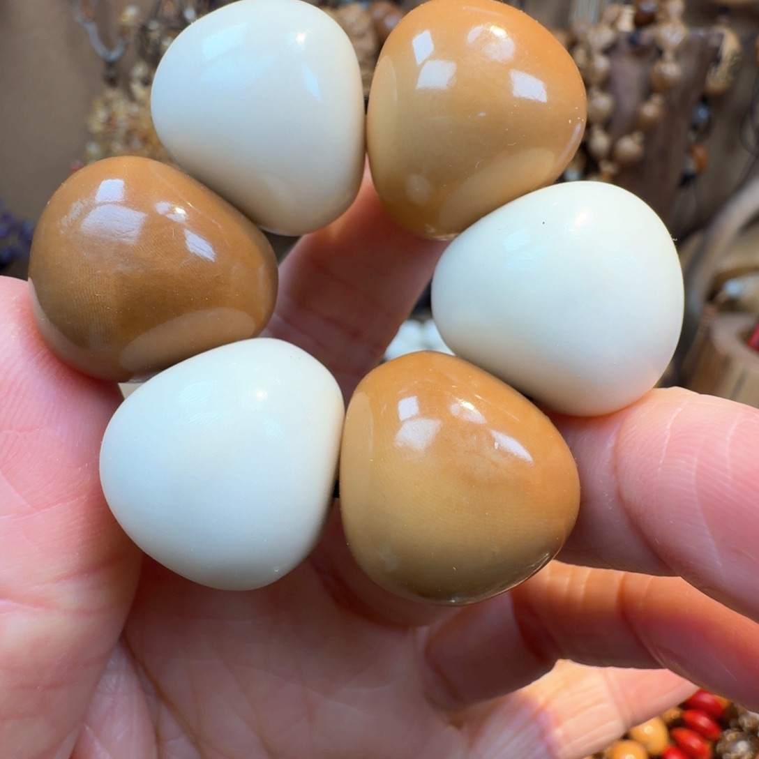 白玉菩提吊坠菩提树