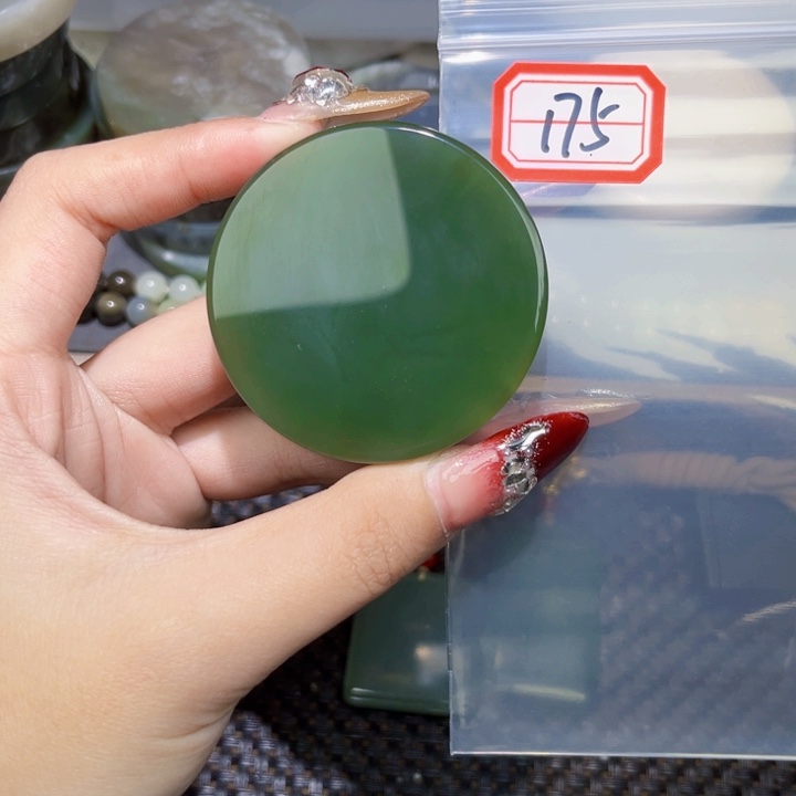 和田玉和田玉边角料随机发未镶嵌