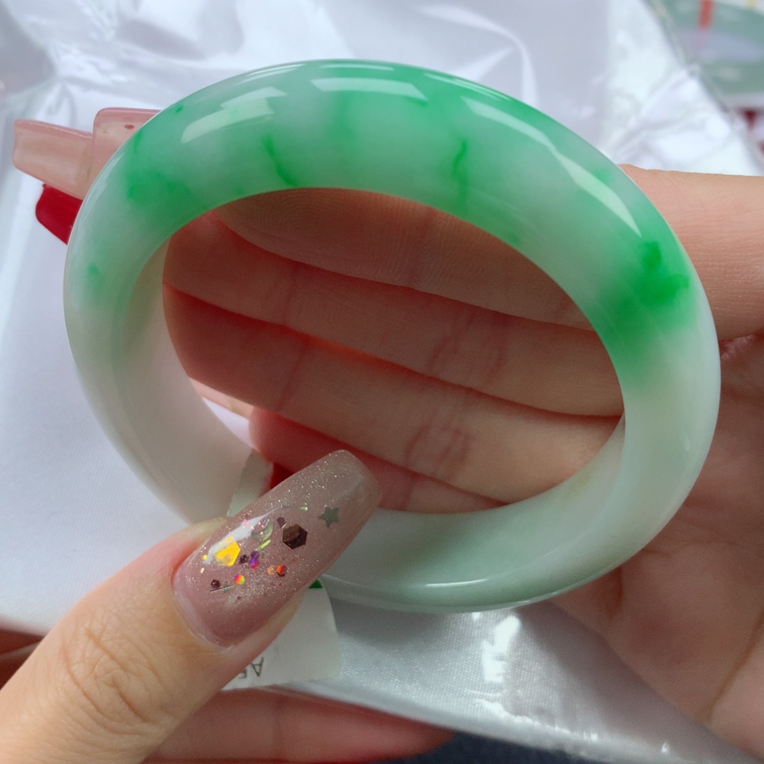 翡翠手镯未镶嵌53.7正圈