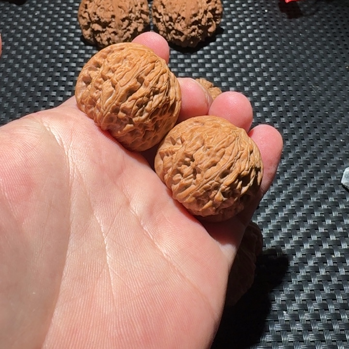 睿***n文玩核桃吊坠磨盘