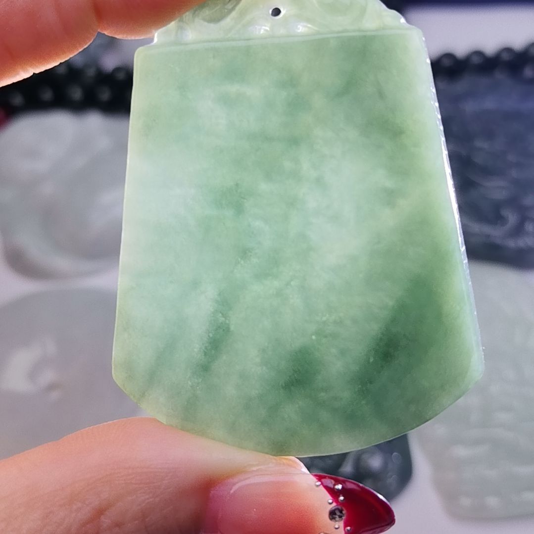 翡翠颈饰未镶嵌天然的A货翡翠多样性发货