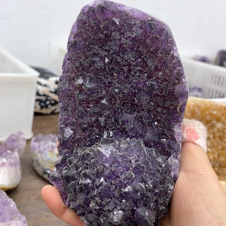 水晶摆件未镶嵌捡漏