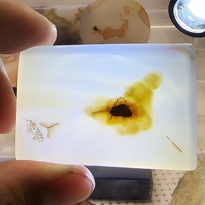 玛瑙/玉髓未镶嵌珠宝奇石
