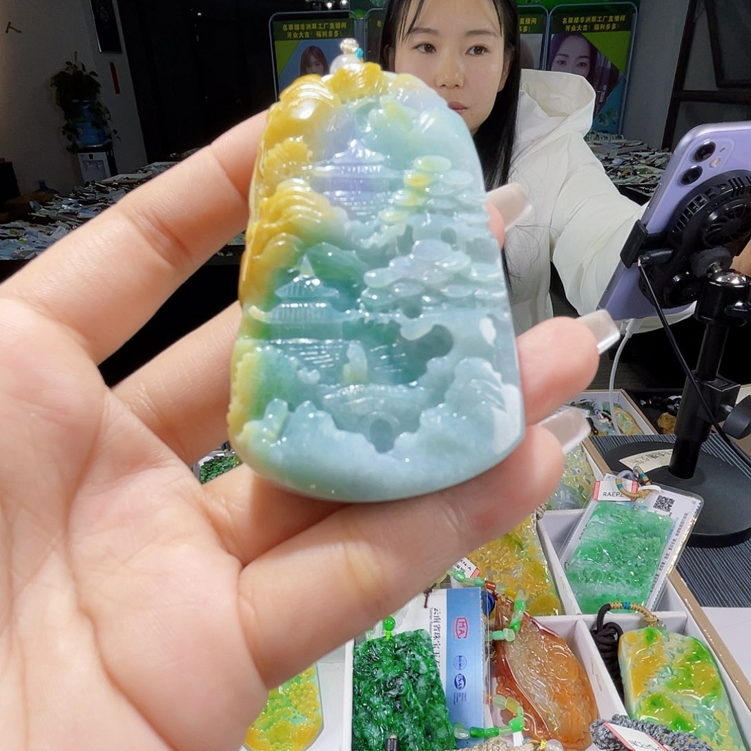颈饰未镶嵌翡翠一