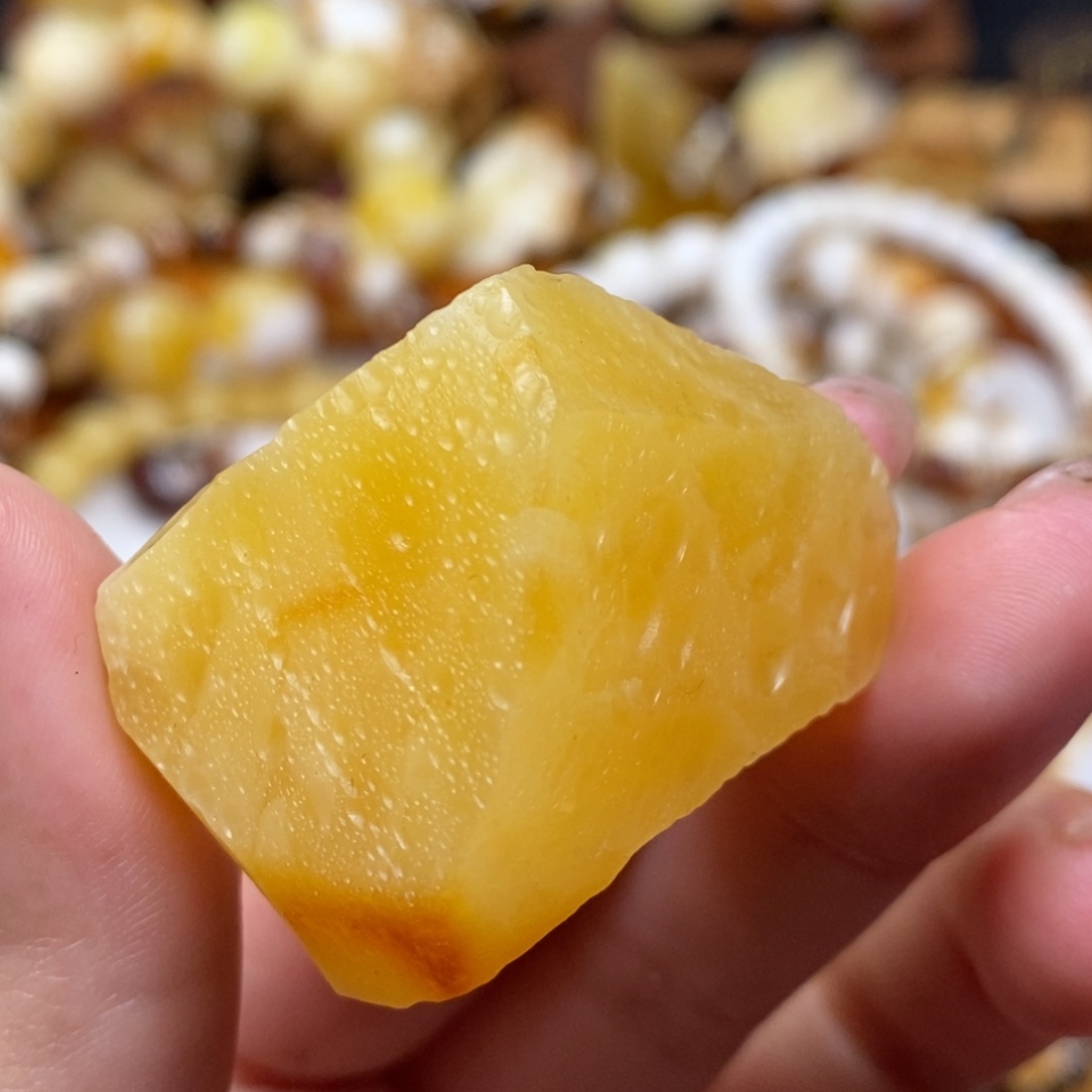 定制琥珀未镶嵌蜜蜡