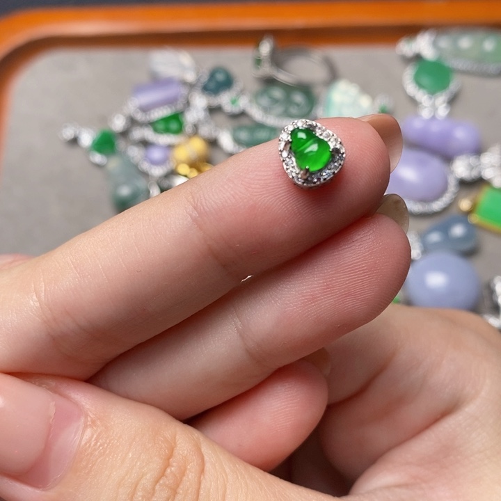 颈饰未镶嵌翡翠翡翠