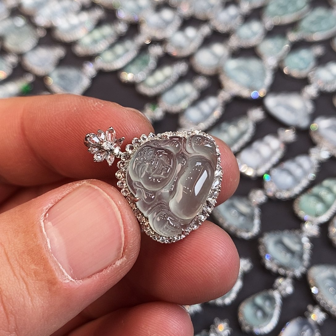 翡翠颈饰18K金镶嵌佛公