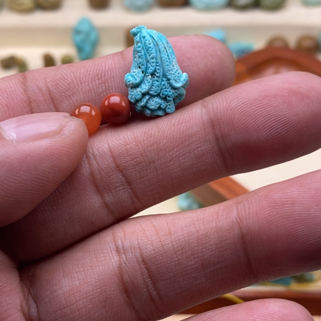 陌***人南红玛瑙未镶嵌珠宝半成品