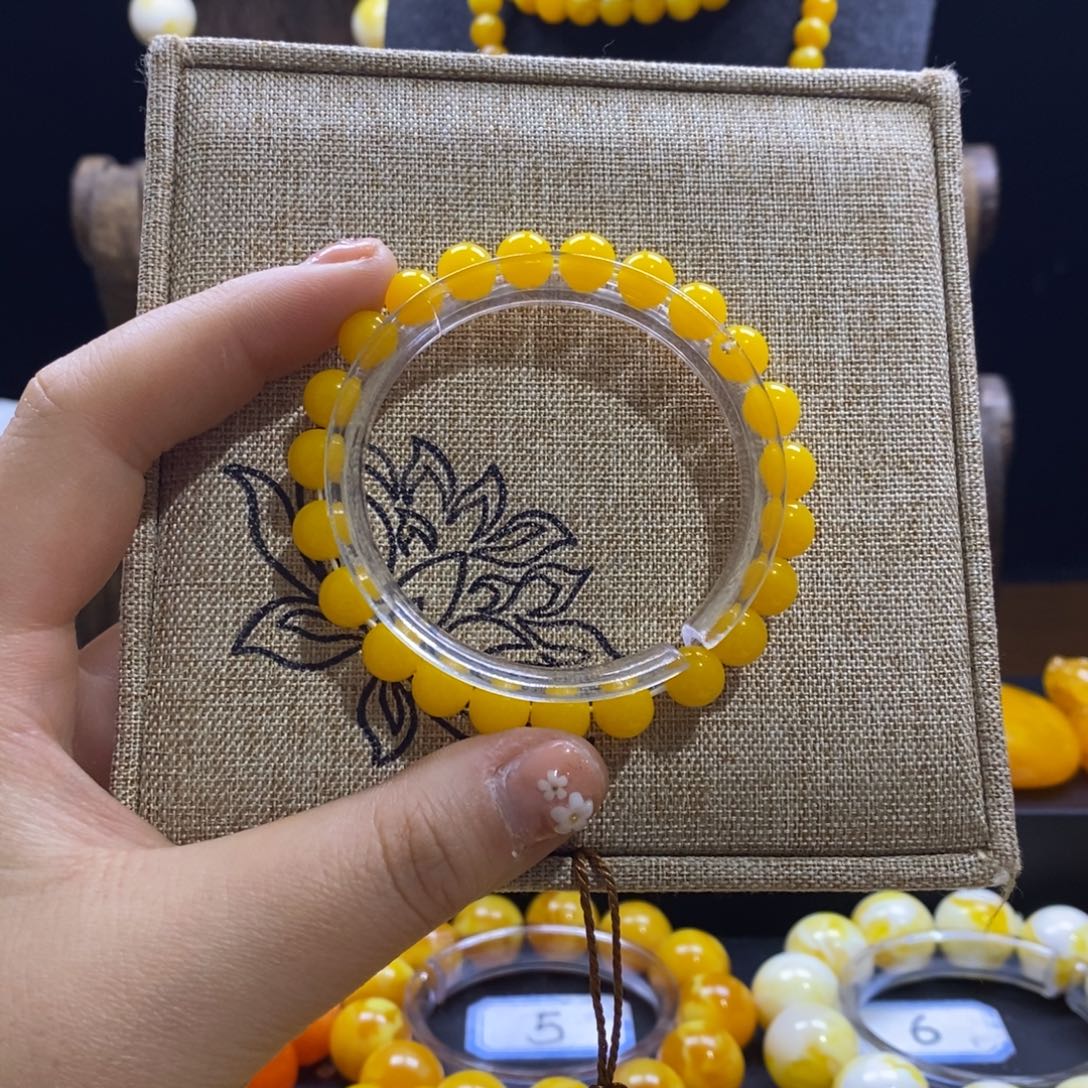 是***！非金属鸡油黄卡8全品手串