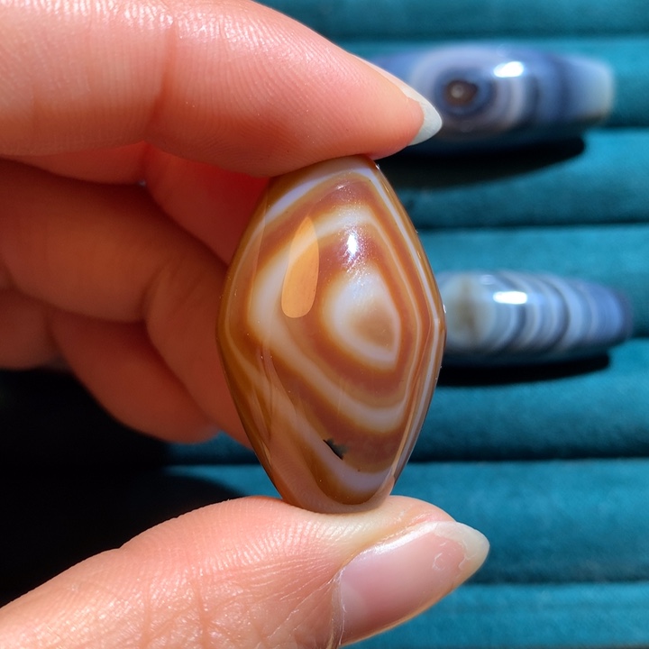 未镶嵌玛瑙/玉髓珠宝奇石