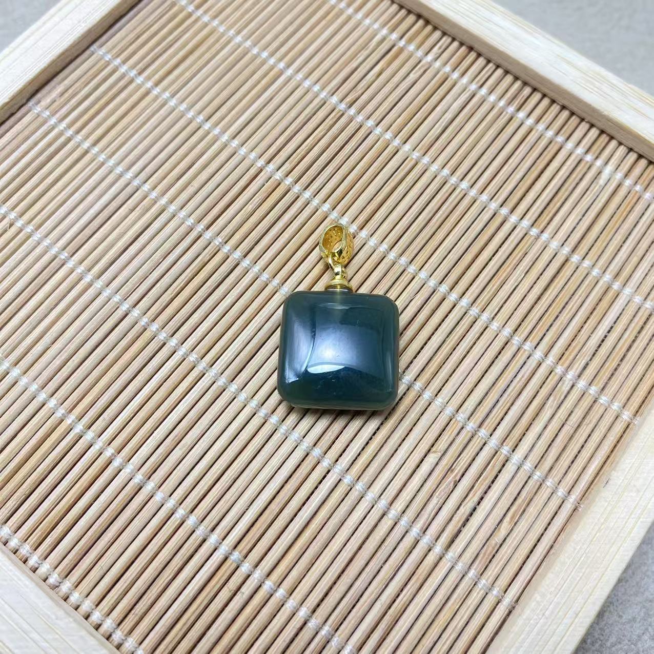 天然和田玉吊坠-v293-多样性发一