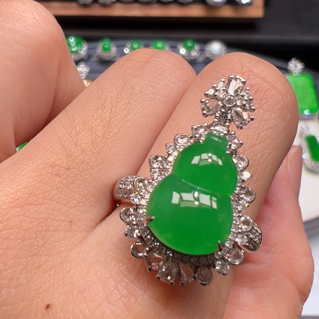 翡翠戒指18K金镶嵌收到货48小时鉴赏期