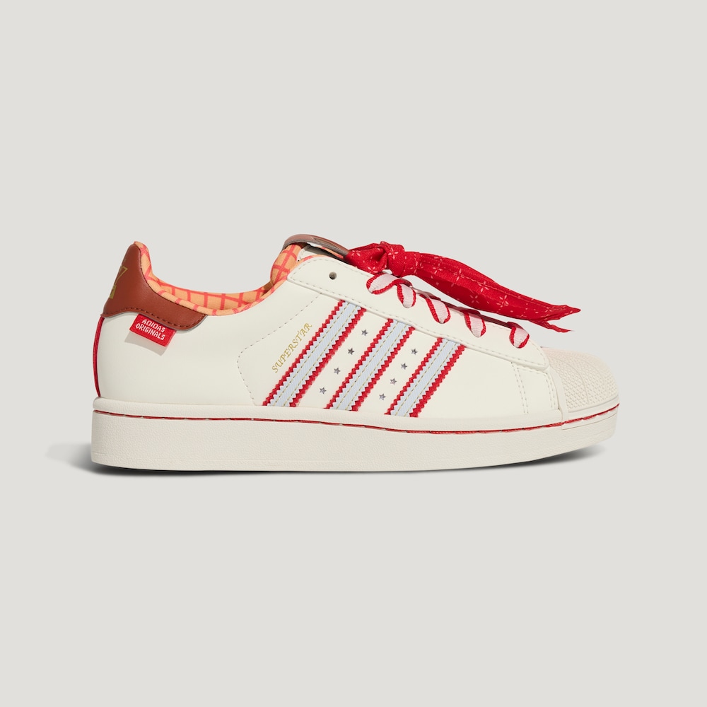 adidas/阿迪达斯26年新款迪士尼联名款经典贝壳头运动板鞋KK4472