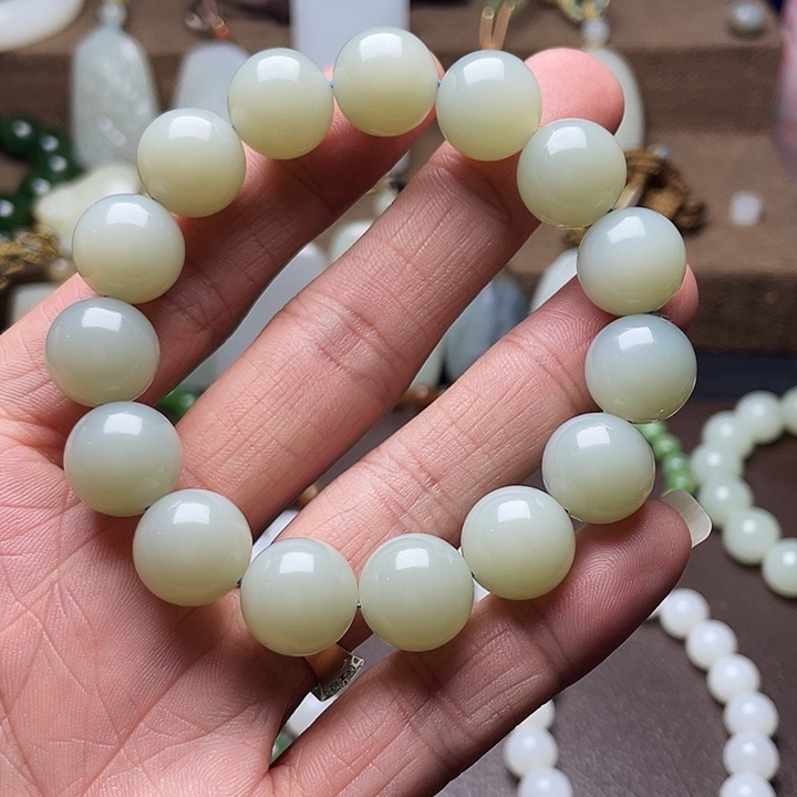 和田玉（糖玉）未镶嵌颈饰