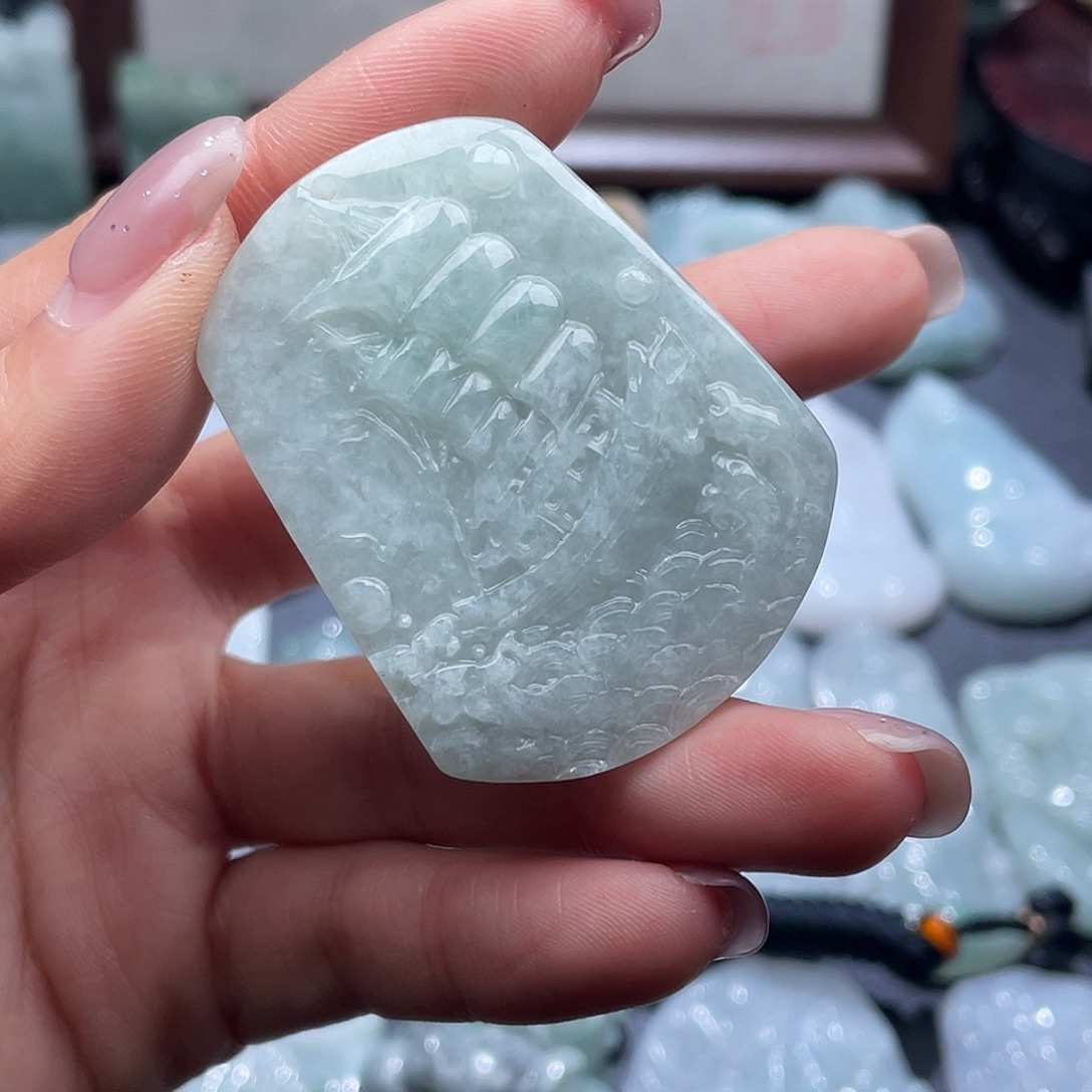 翡翠未镶嵌颈饰翡翠