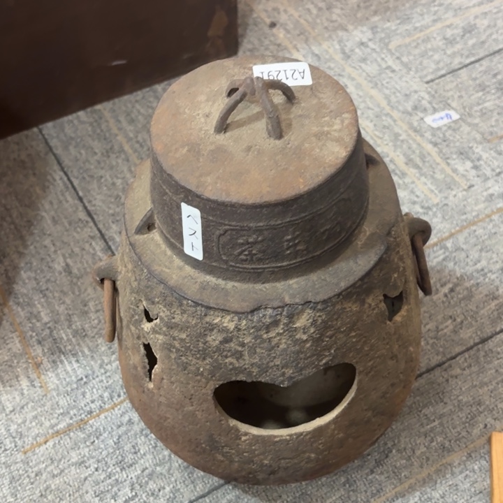紫砂茶杯白**翅非常美丽漂亮的物品