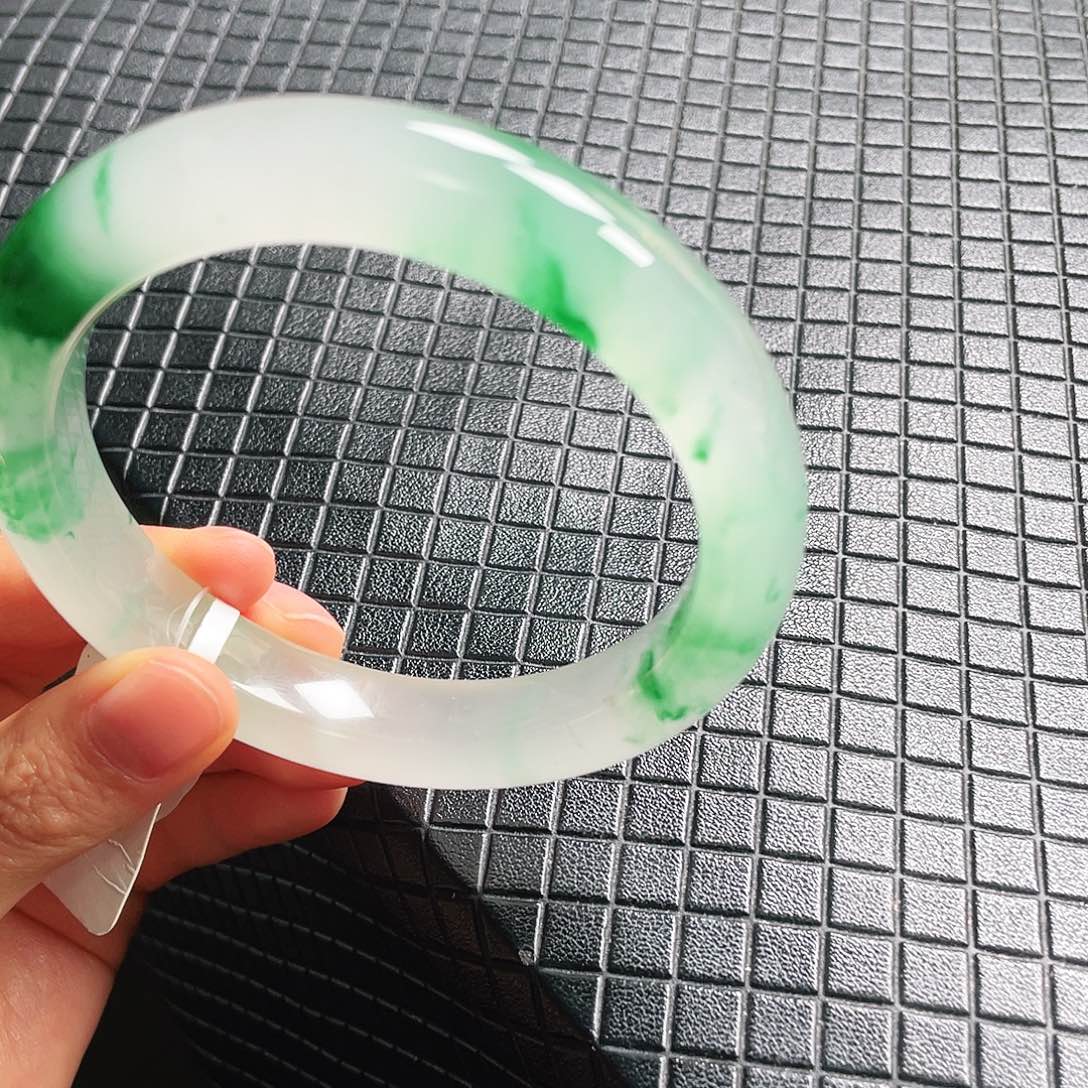 自***子石英质玉手镯62未镶嵌