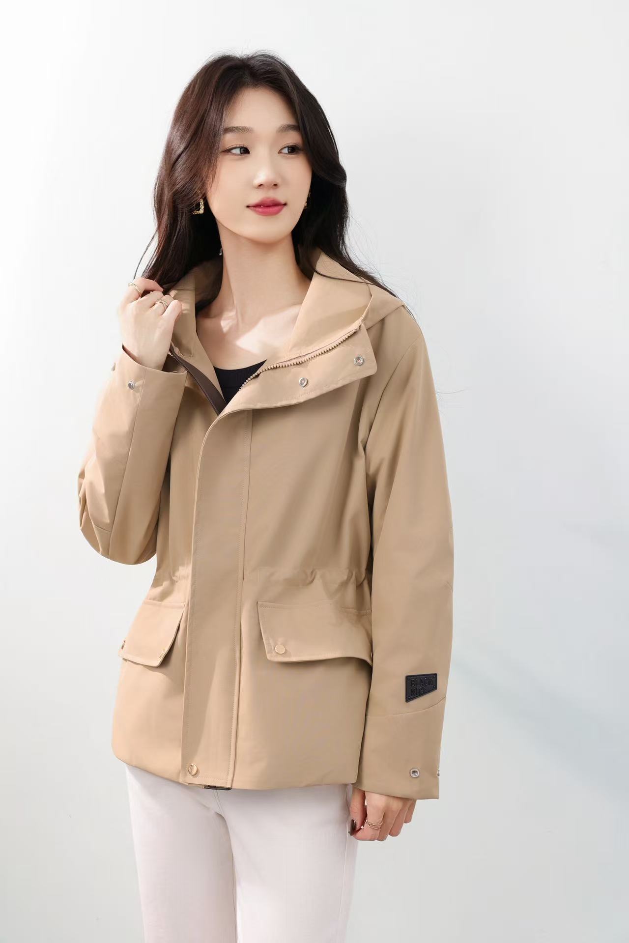 【三防哑光软壳】时尚女款定位加棉防风连帽外套女款户外冲锋衣985