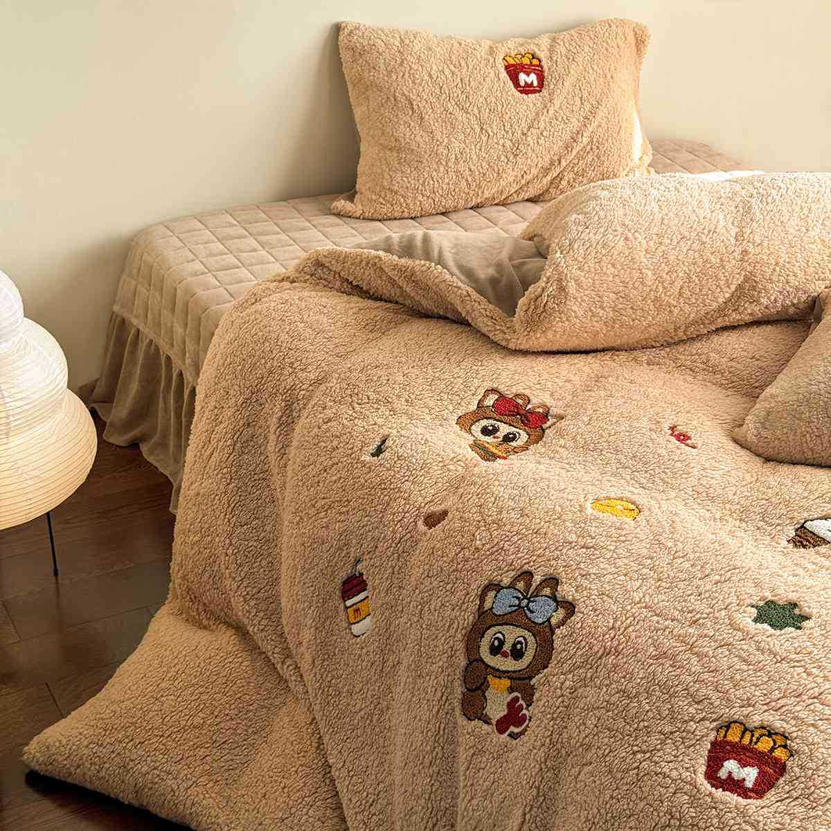 卡通毛巾绣牛奶羊羔绒床上四件套加厚保暖珊瑚绒床单被套床盖床品