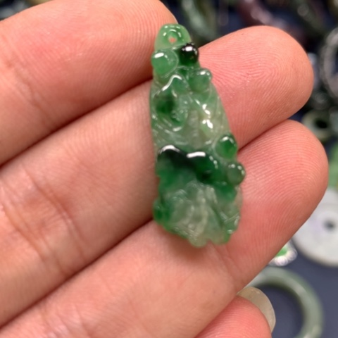 【闪购商品】颈饰未镶嵌翡翠戴****丽