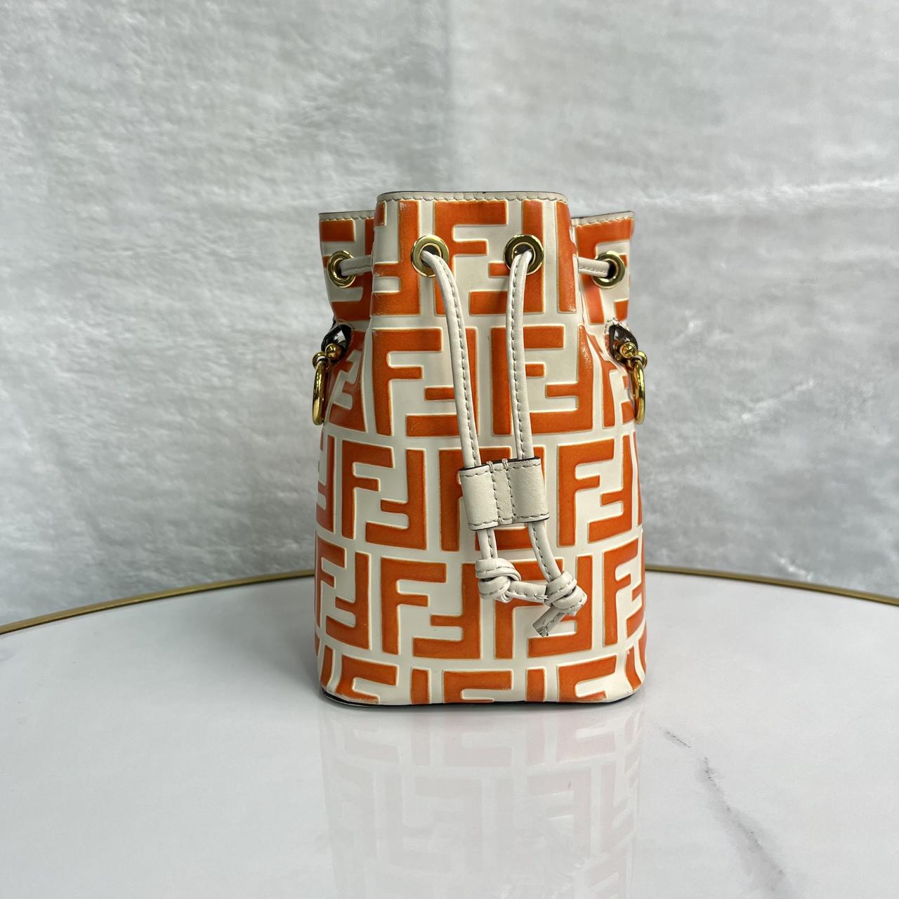 95新 FENDI/芬迪 95新 芬迪水桶斜挎包 18142