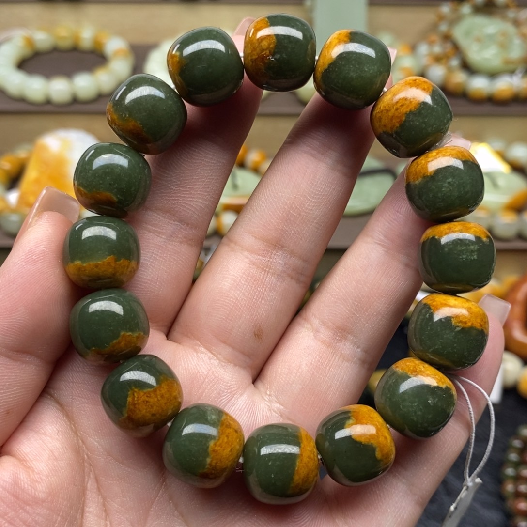 透闪石质玉未镶嵌手串