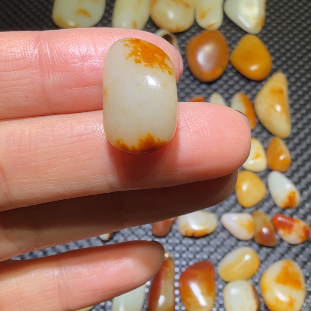 和田玉（糖玉）颈饰未镶嵌