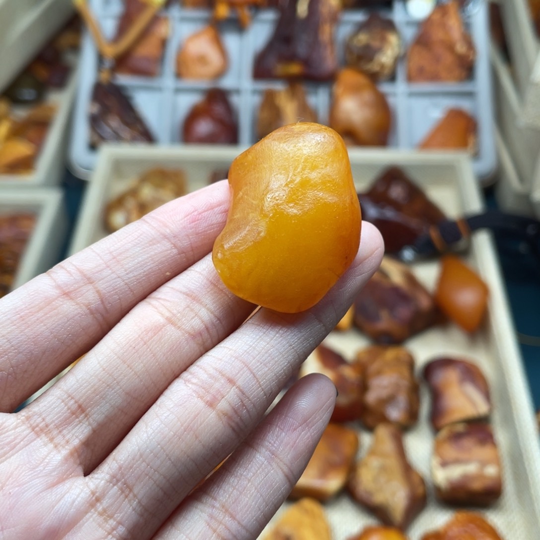 琥珀未镶嵌珠宝奇石