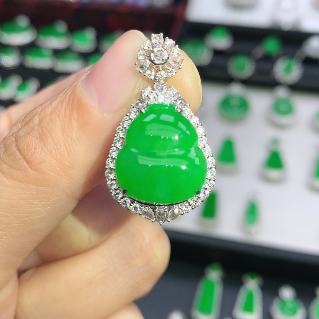 翡翠18K金镶嵌吊坠(不含链)