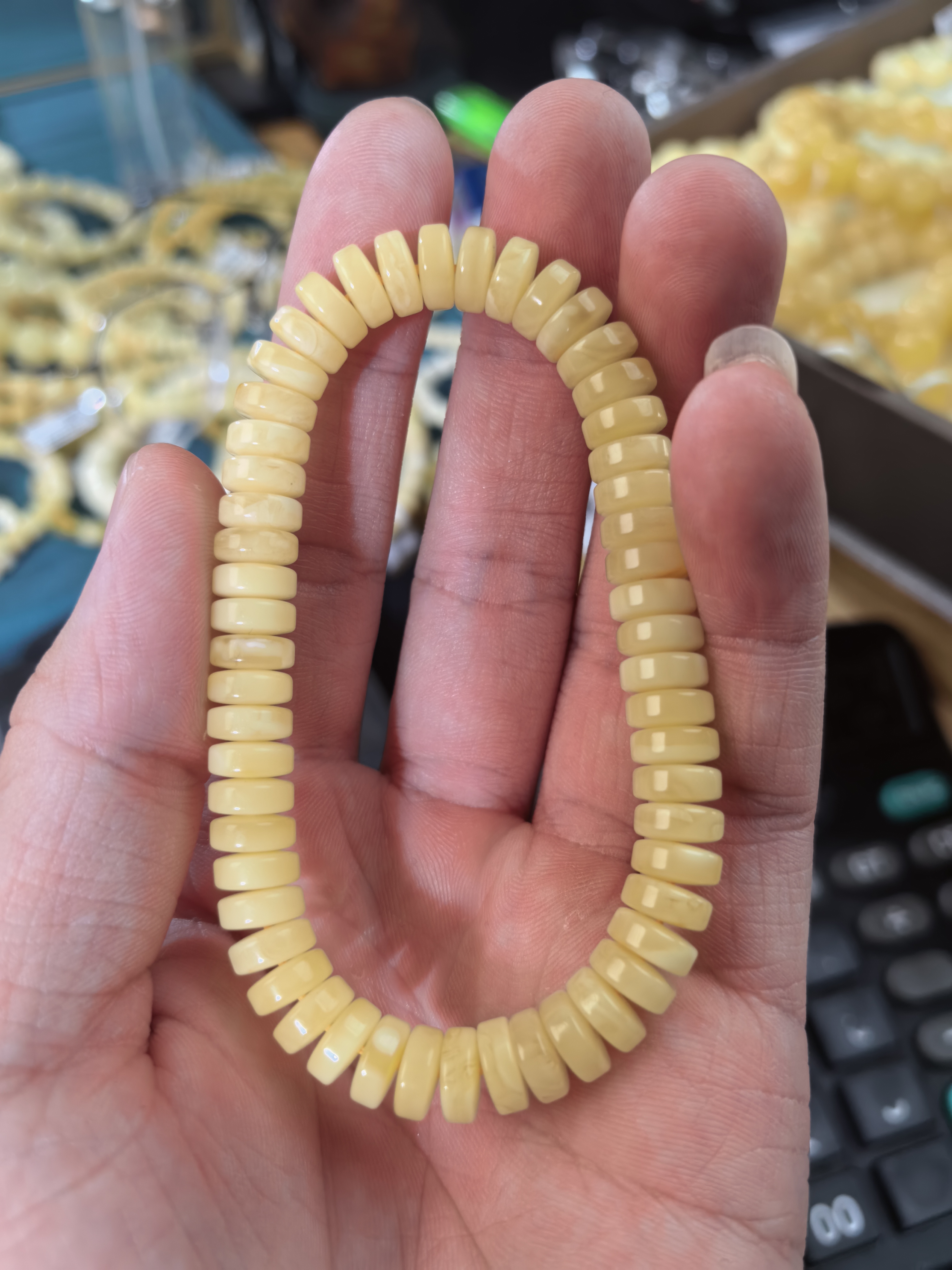 琥珀蜜蜡隔片手串