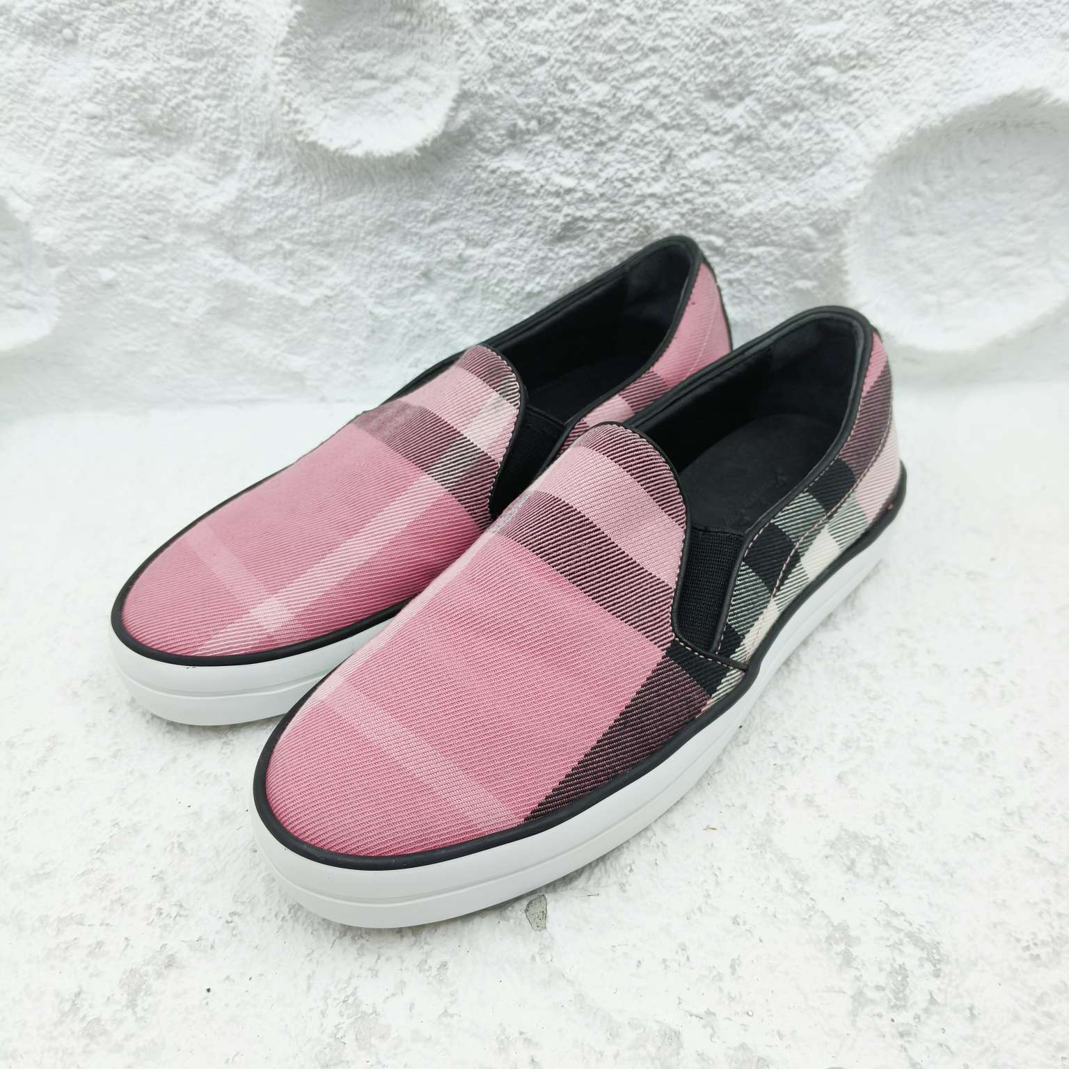 99新 BURBERRY/博柏利 Burberry/35码/粉色棋盘格一脚蹬鞋/非全新