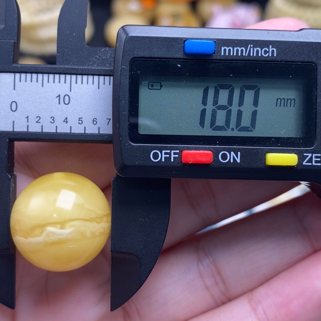 蜜蜡未镶嵌珠宝奇石