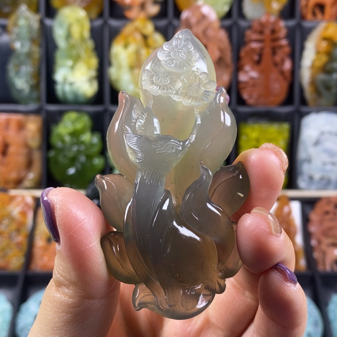 蛇纹石玉颈饰合金