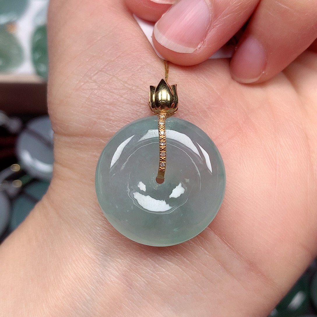 翡翠颈饰未镶嵌平安扣A