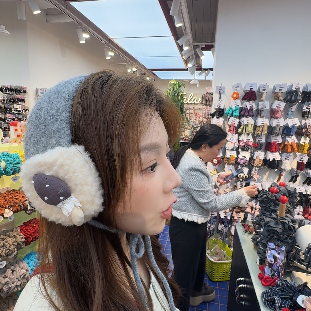 李****蘑菇耳罩哦哦哦哦哦哦