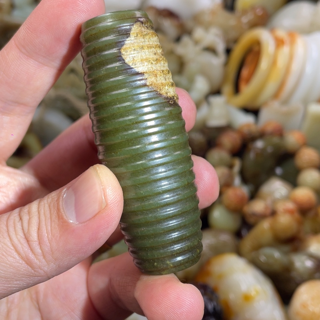 和田玉未镶嵌把件