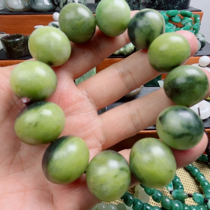 独山玉未镶嵌珠宝半成品