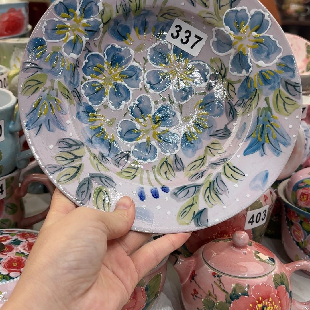 瓷片兔兔盖茨。兔兔好