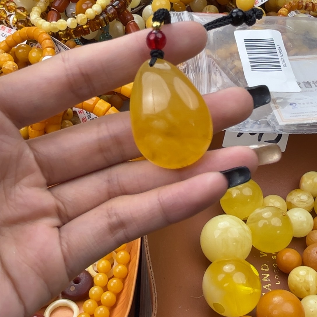 琥珀珠宝奇石未镶嵌