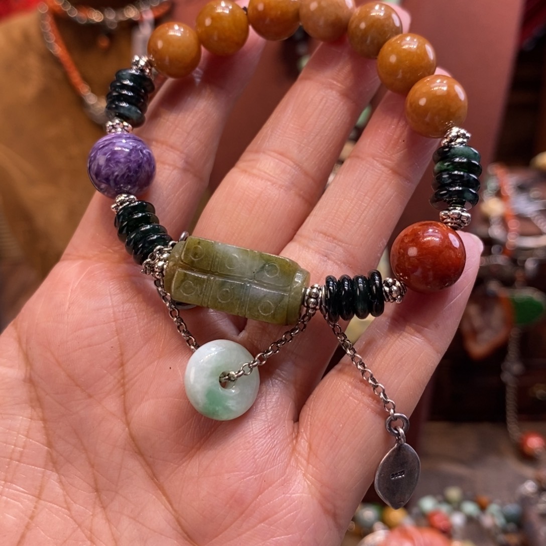 翡翠吊坠(赠链)未镶嵌