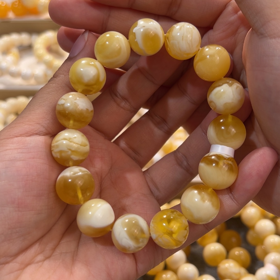 琥珀裸石未镶嵌14mm金瓷白溶洞妖花手串