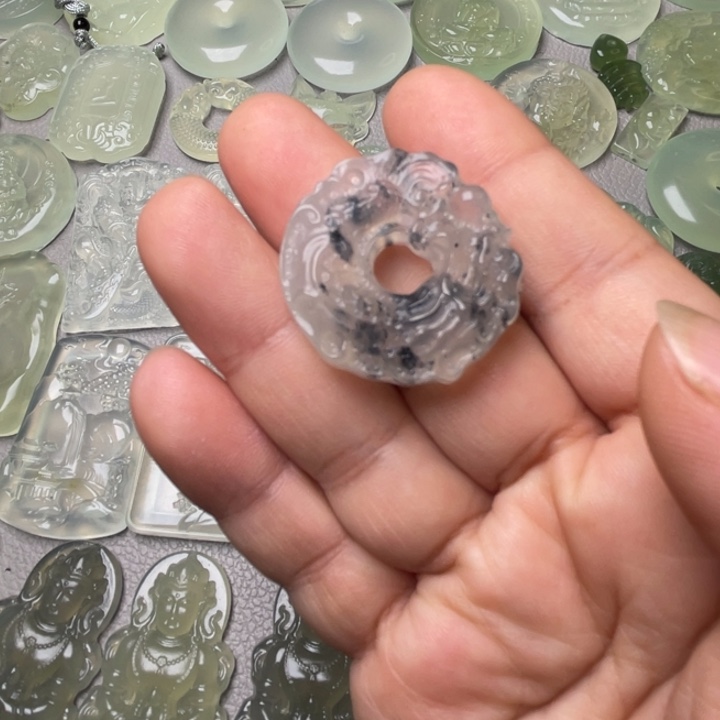 岫玉吊坠(赠链)未镶嵌