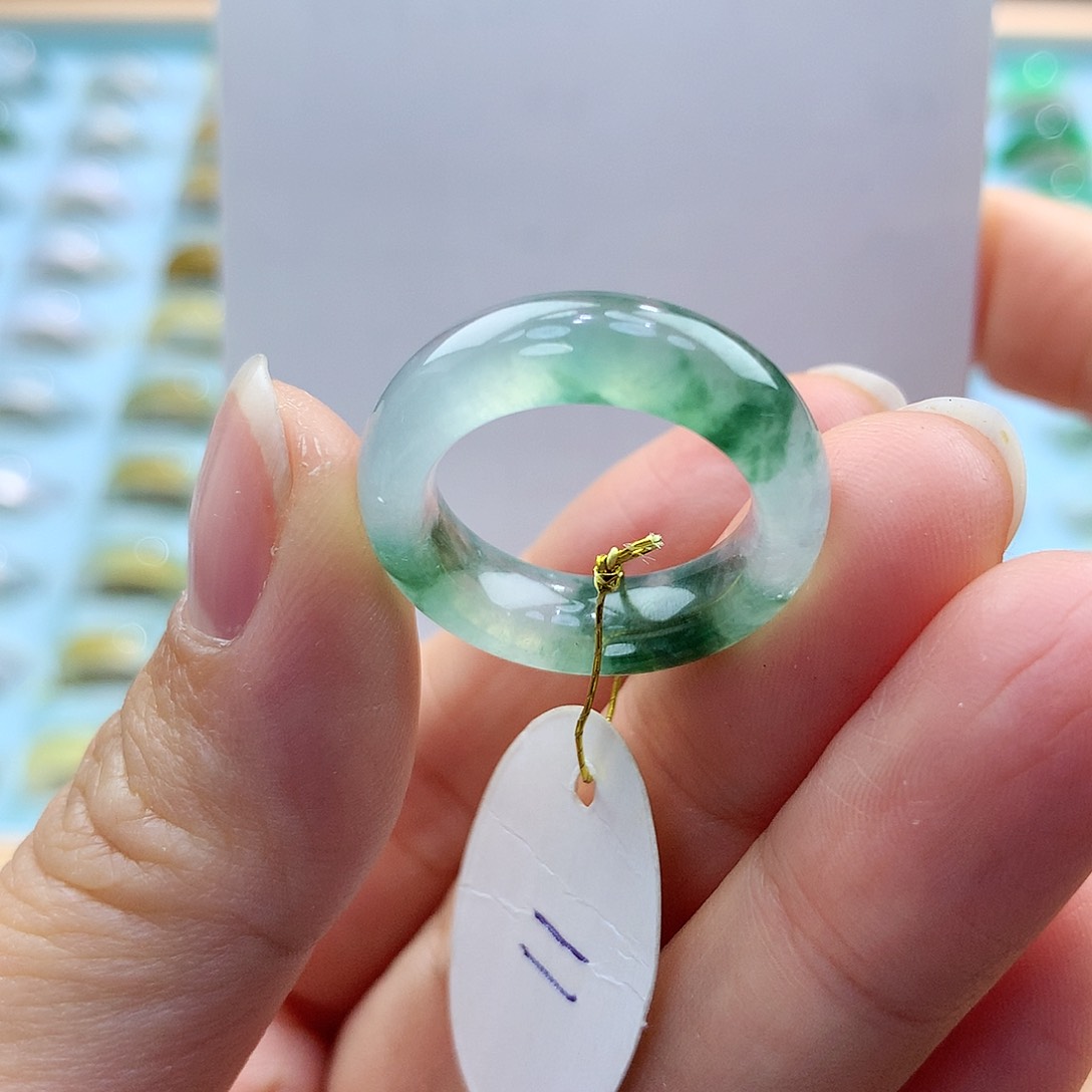 翡翠戒指未镶嵌11圈