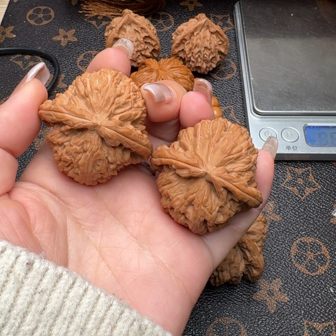 Ｍ***o文玩核桃把件43白G536