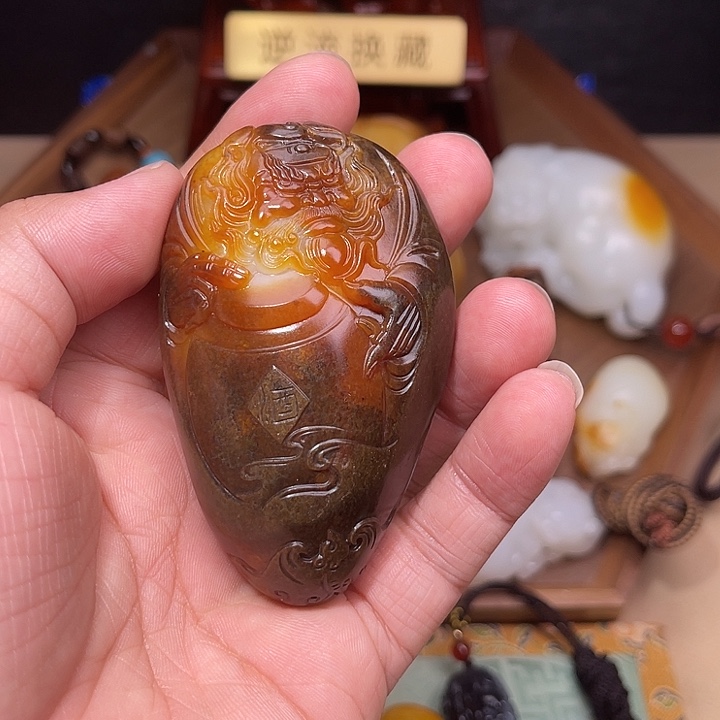 忧***提和田玉未镶嵌颈饰