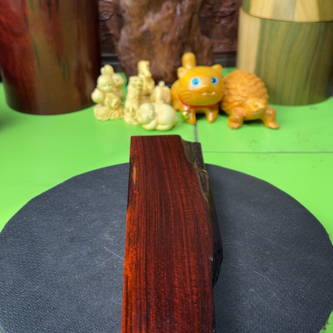 屙***的大果紫檀（缅甸花梨）