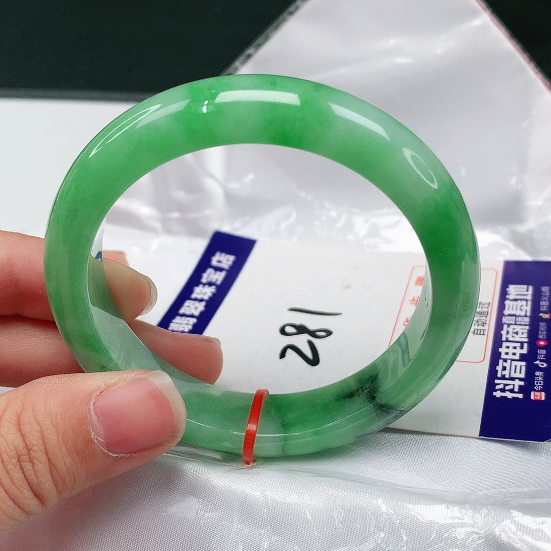 翡翠手镯未镶嵌翡翠