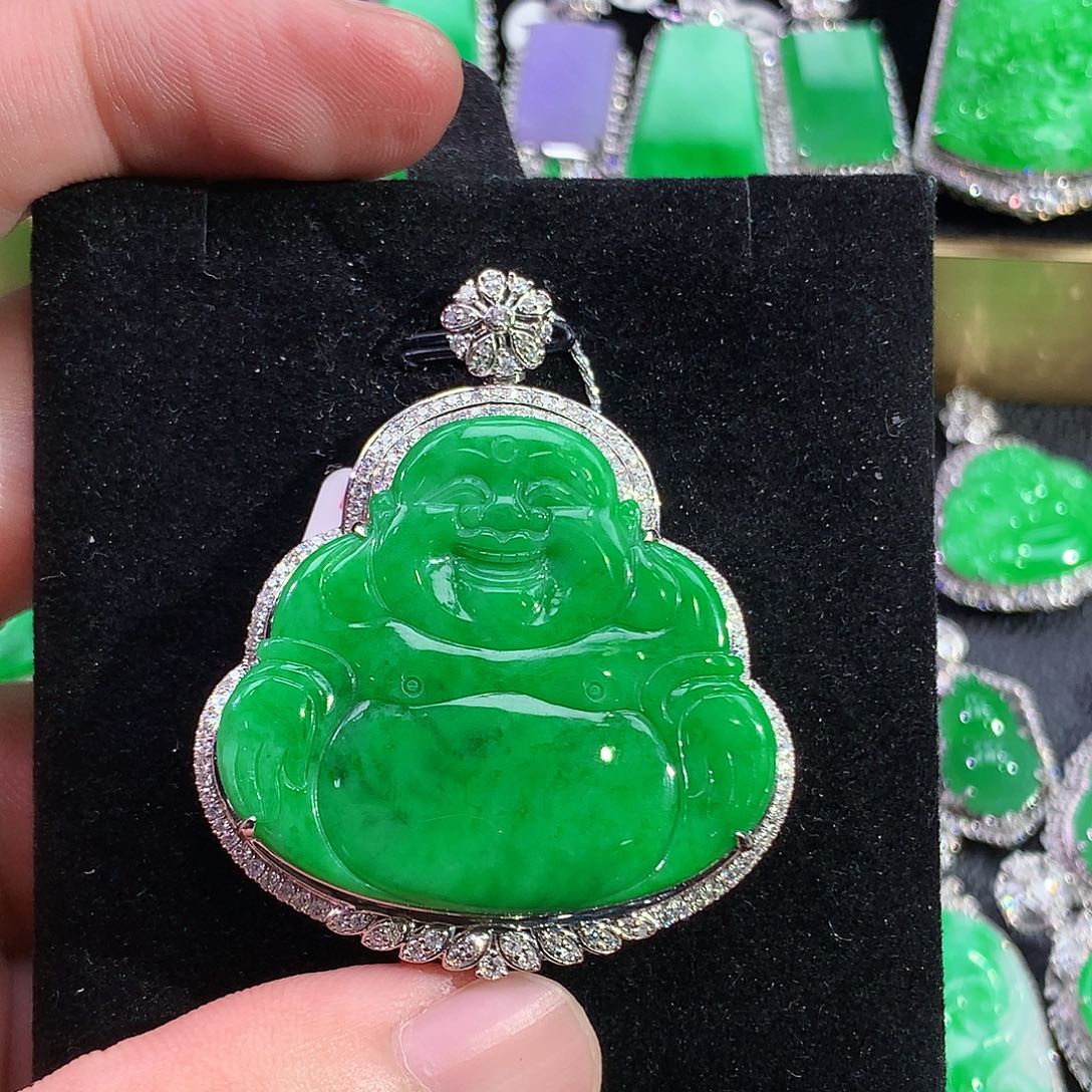 翡翠18K金镶嵌颈饰