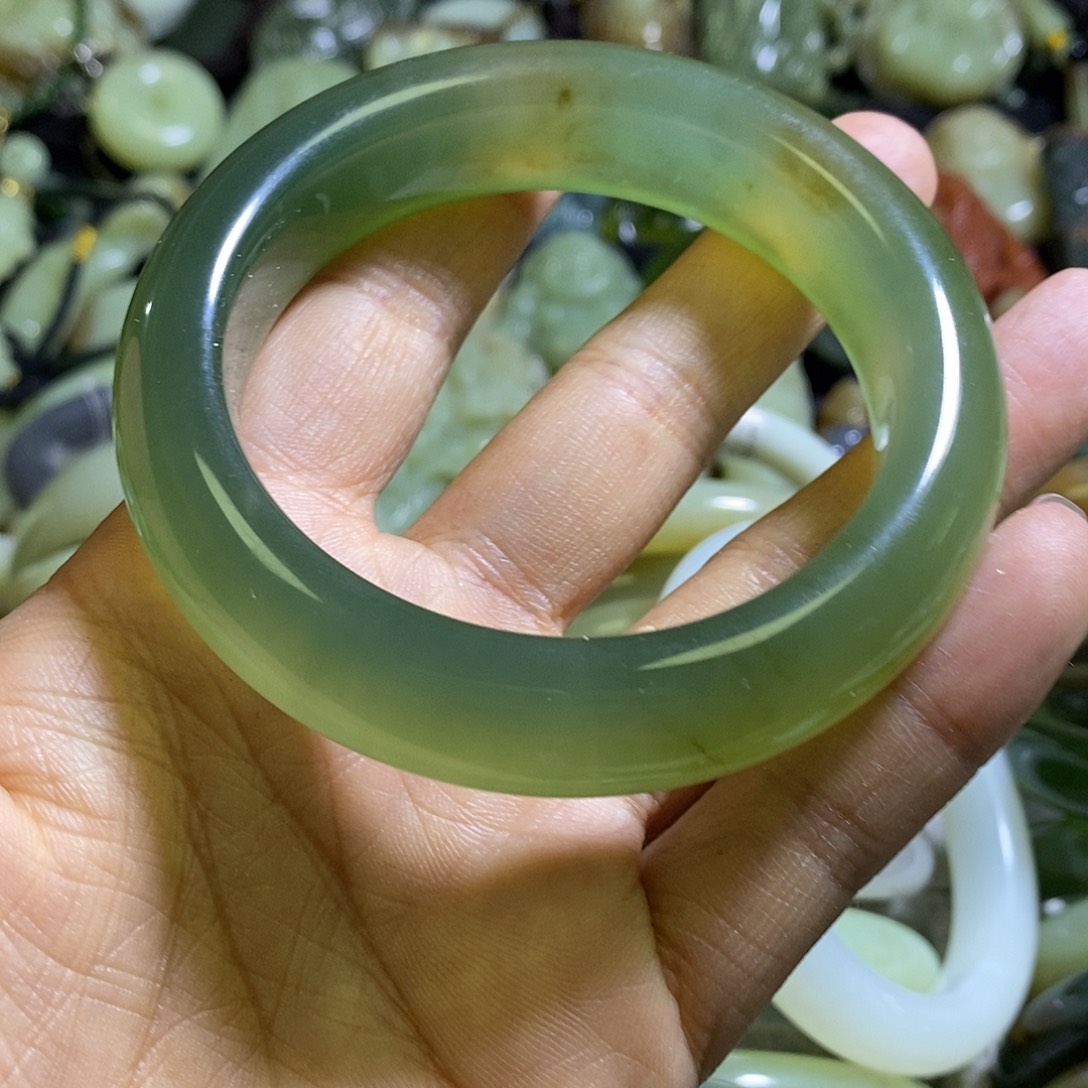 岫玉未镶嵌手镯57-58口径